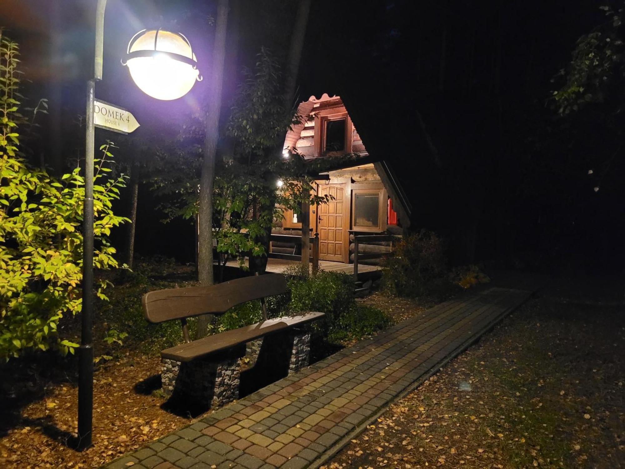 Klimatyczne Domki - Caloroczne Radomsko Exteriör bild
